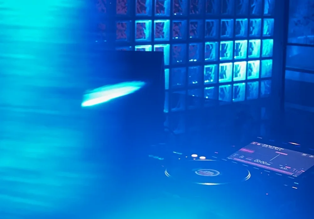 Animation DJ soirée événementielle Paris Private Montmartre Abbesses